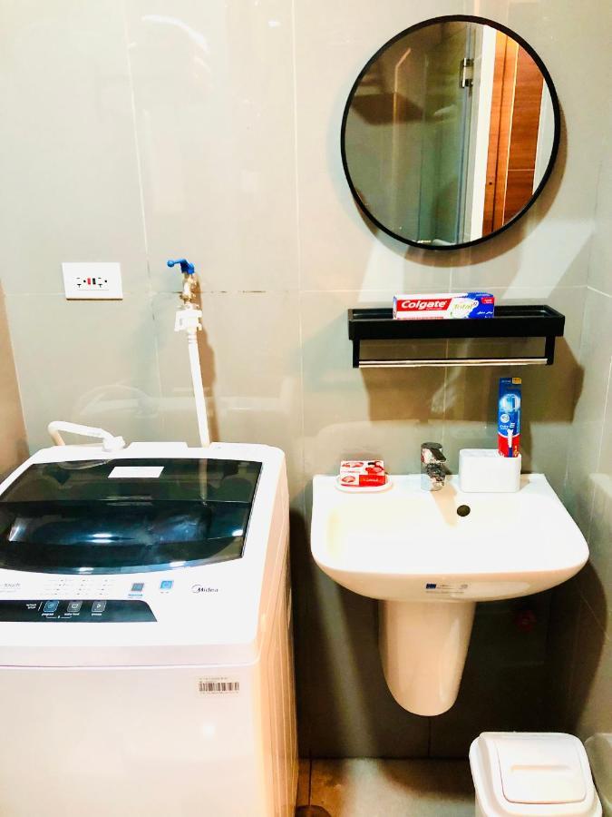 Air Residence 1Br With Balcony Free Netflix And Disney Plus Manila Eksteriør bilde