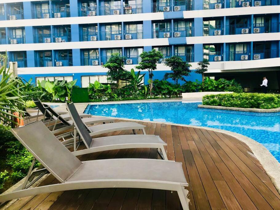 Air Residence 1Br With Balcony Free Netflix And Disney Plus Manila Eksteriør bilde