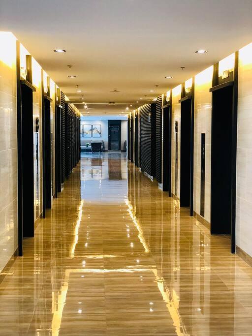 Air Residence 1Br With Balcony Free Netflix And Disney Plus Manila Eksteriør bilde